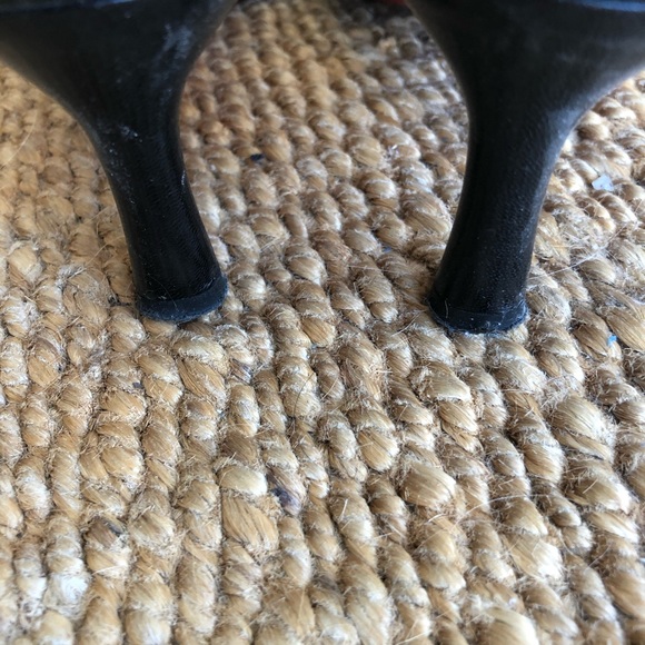 Anne Klein Black Mule with pointed toe - Picture 2 of 4